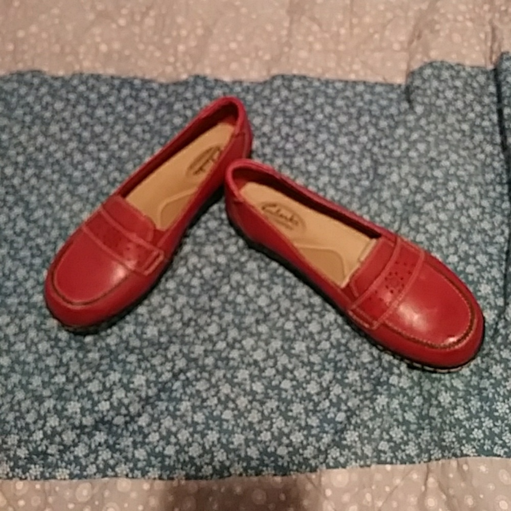 Clarks bendables flats